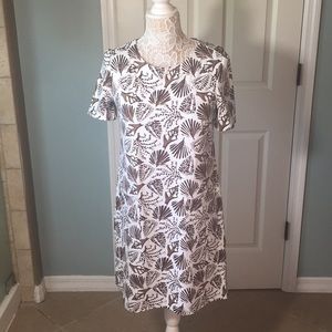 Persifor Dress Size Medium